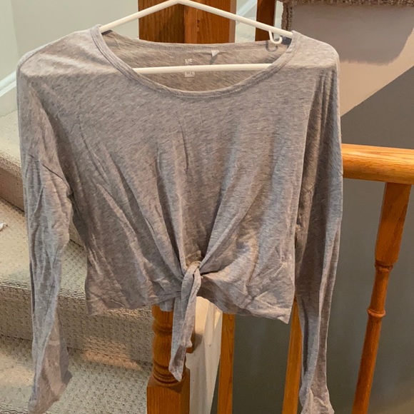 Me to We front tie cropped long sleeve - Picture 1 of 3